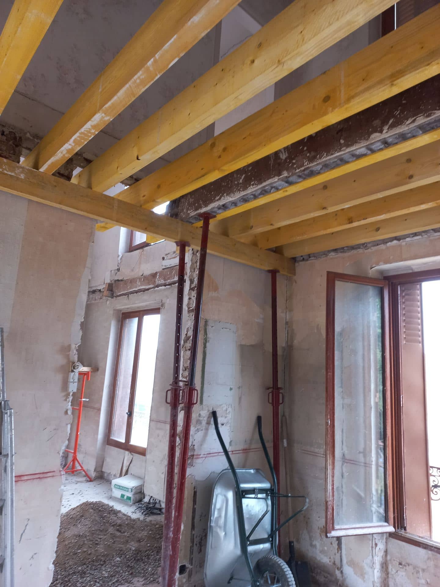 Étais sous le plancher pendant la reprise